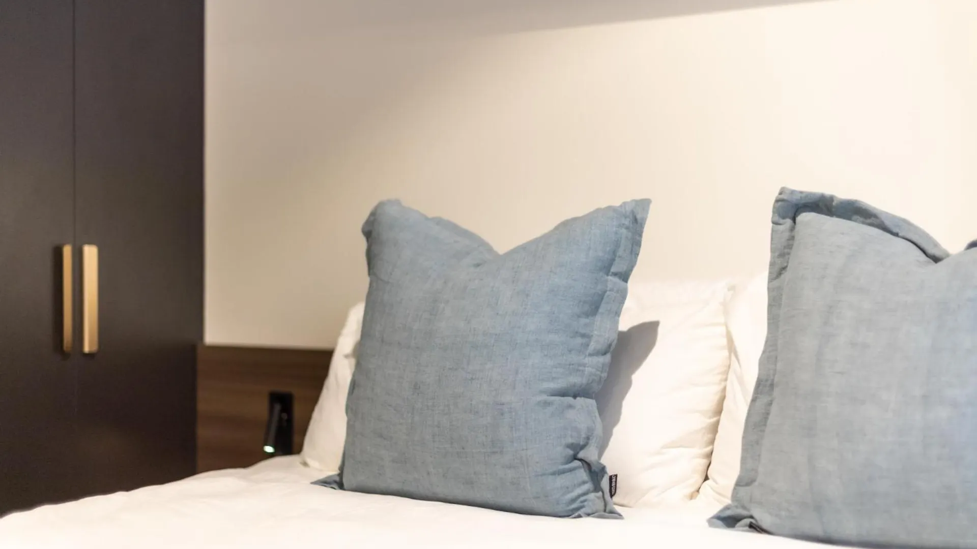 Braddon Studio With Parking & Bbq Canberra Australia