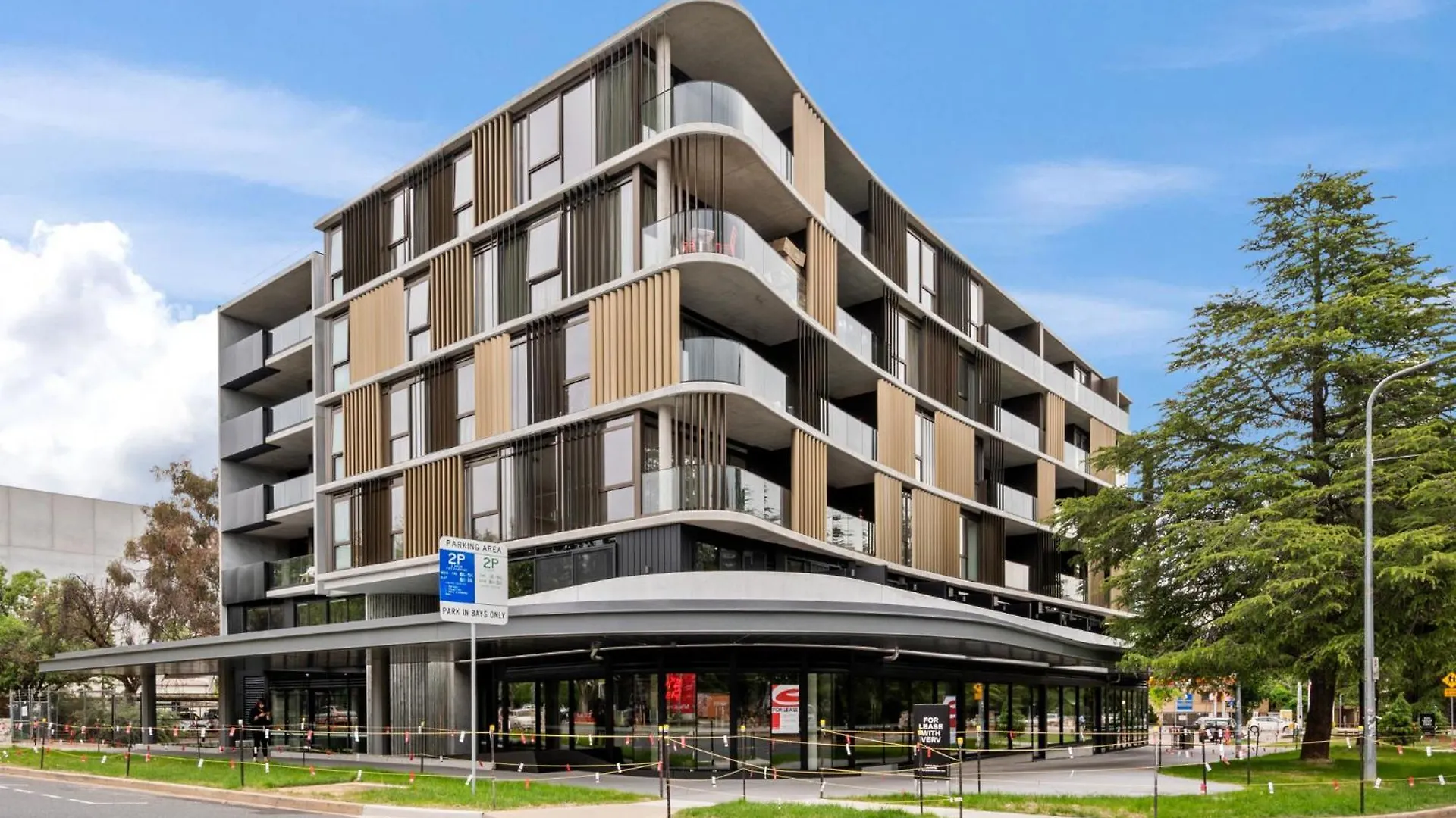 Braddon Studio With Parking & Bbq Canberra